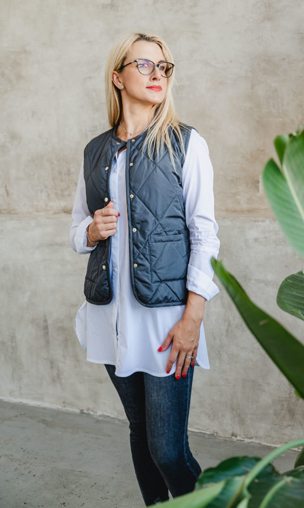 Dámská prošívaná vesta Lara tmavě šedá